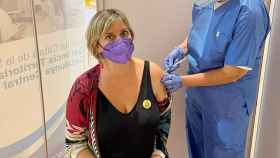 La 'exconsellera' de Salud Alba Vergés recibe la vacuna contra el coronavirus / EUROPA PRESS