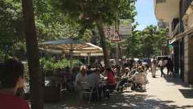 Imagen de archivo de la terraza de la Baguetina Catalana en la plaza Sagrada Família ocupando casi toda la acera / CG