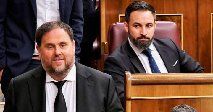 Santiago Abascal observa a Oriol Junqueras