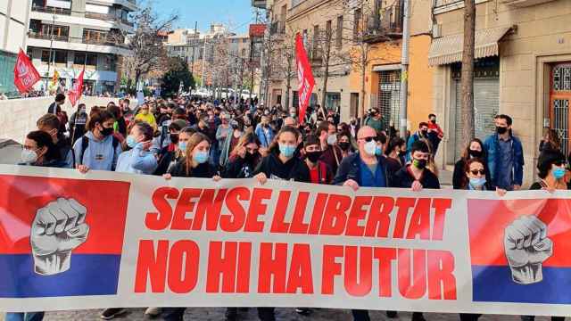 Imagen de una marcha por la libertad de Pablo Hasél en Girona / TWITTER