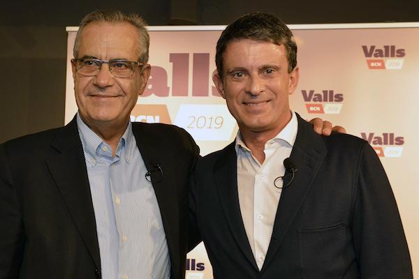 El exministro de Trabajo socialista Celestino Corbacho junto al alcaldable de Barcelona Manuel Valls