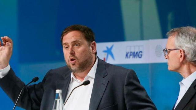Oriol Junqueras, junto al presidente del Círculo de Economía, Antón Costas, durante su intervención en la última edición de las jornadas de Sitges.
