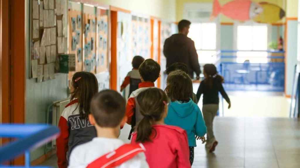 Imagen de archivo de unos niños en la escuela / EP