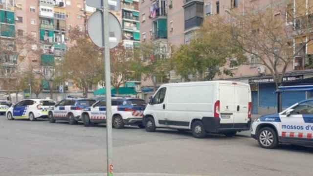 Mossos y Policía Local de Sant Adrià responden a los okupas - AYUNTAMIENTO SANT ADRIÀ