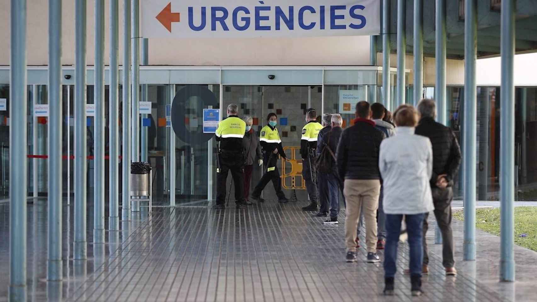 Control de acceso al servicio de urgencias del Hospital del Mar EFE