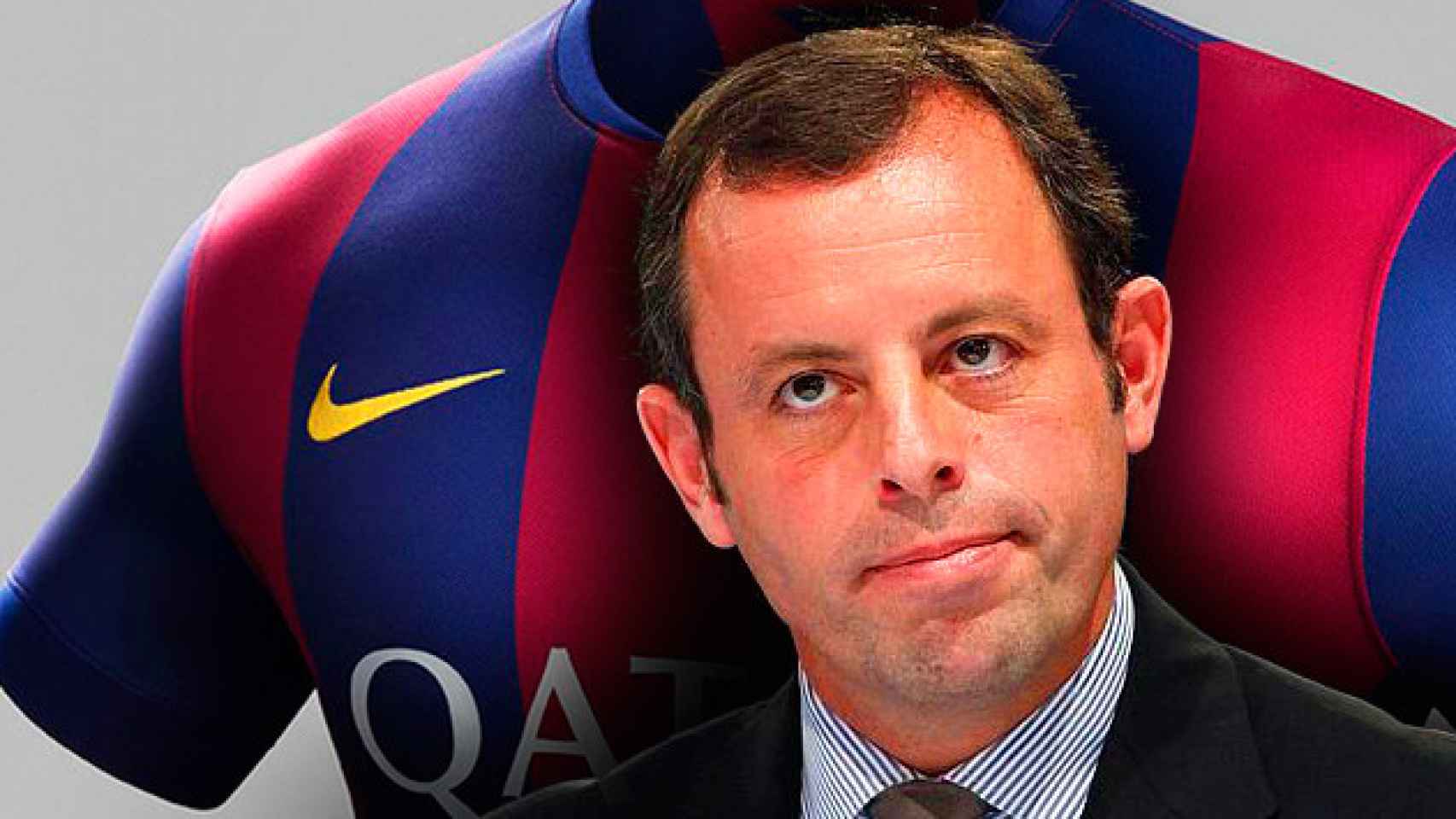 Sandro Rosell y una camiseta del FC Barcelona / CG