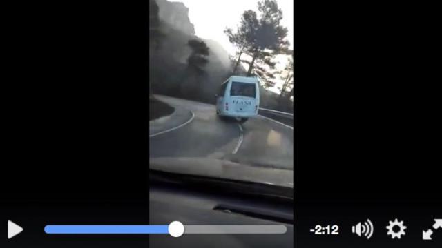 El conductor del autobús, junto a sus compañeros, pasará un curso de conducción responsable