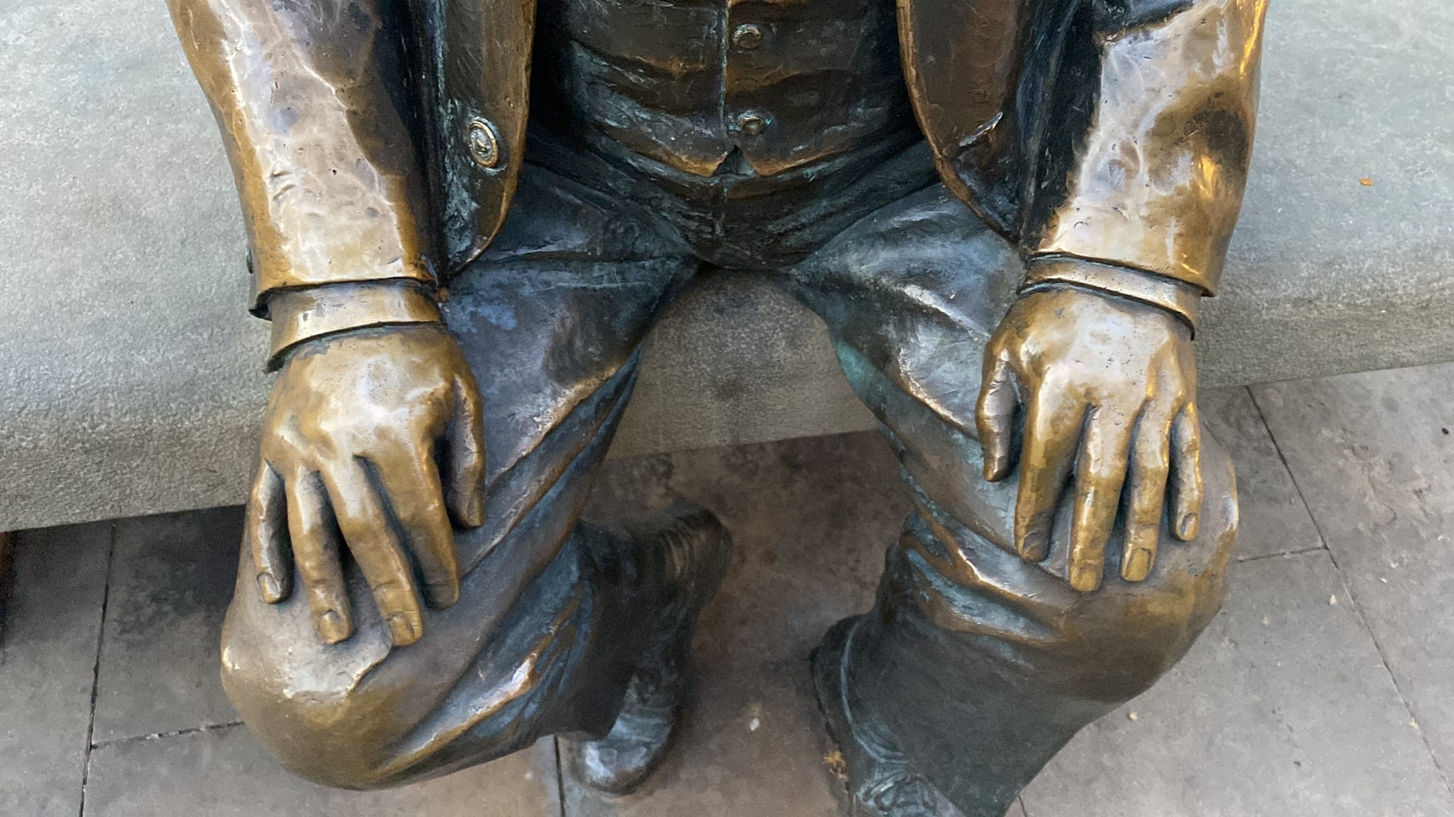 Monumento de Antonio Rovira i Trias en Barcelona / CG