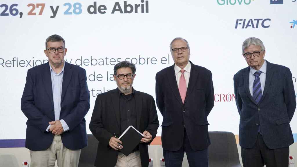 Jordi William Carnes ,presidente de Leitat Technologies; Manel Manchón, director adjunto de Metrópoli Abierta; Lluís Sala, vicepresidente de la Asociación de Ingenieros Aeronáuticos de Catalunya y Joaquim Coello, ingeniero  / GALA ESPÍN