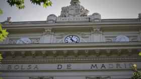 Fachada de la Bolsa de Madrid, donde cotiza el Ibex 35 / EP