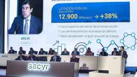 El presidente de Sacyr, Manuel Manrique, interviene en la última junta de accionistas