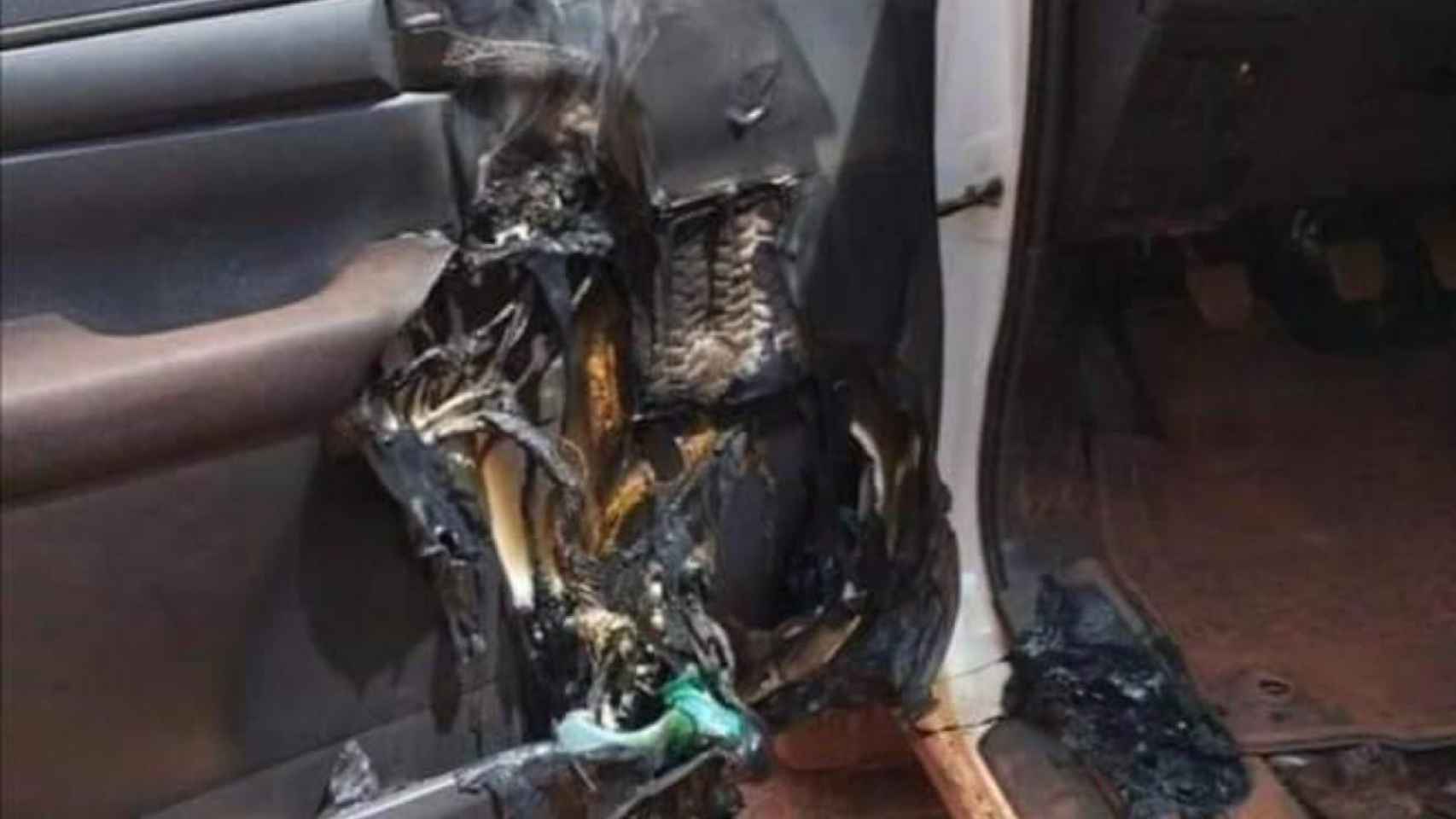 Falsa imagen de un coche tras la supuesta explosión de un bote de gel hidroalcohólico / CG