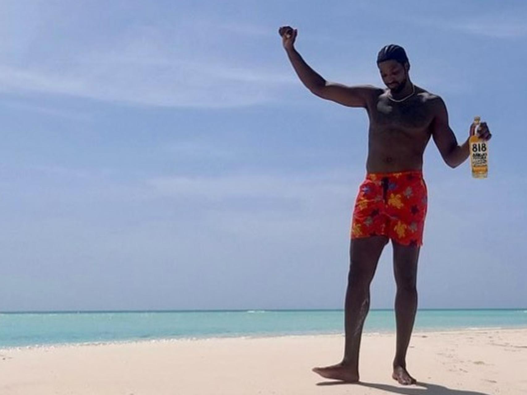 El día de los famosos: Tristan Thompson, destado en Mykonos, y Leonor y  Sofía ya viajan solas