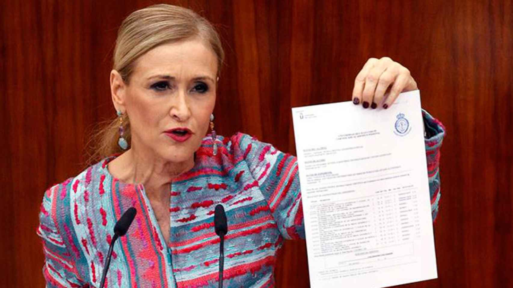 La presidenta madrileña, Cristina Cifuentes, comparece en un pleno extraordinario de la Asamblea de Madrid