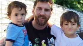 Leo Messi con sus hijos