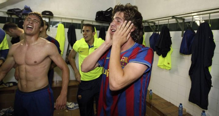 Sergi Roberto celebra el ascenso a Segunda / FCB