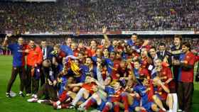 Los jugadores del Barça celebran su victoria en la final de la Copa del Rey de 2009   FCB