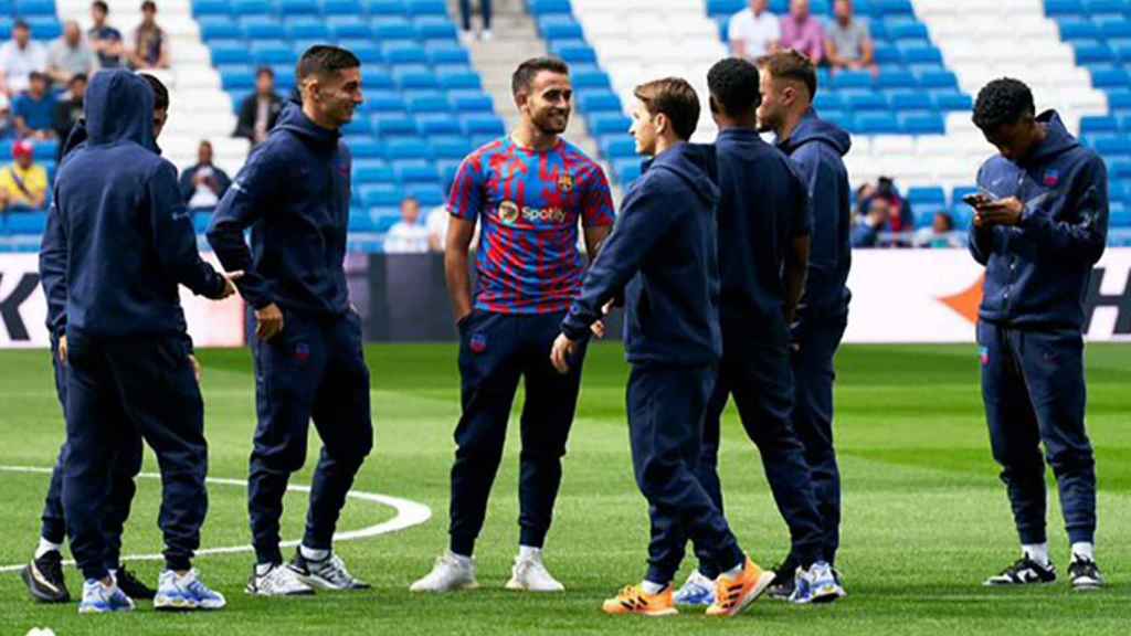 Eric García, Ferran Torres y otros jugadores del Barça, en el Bernabéu / FCB