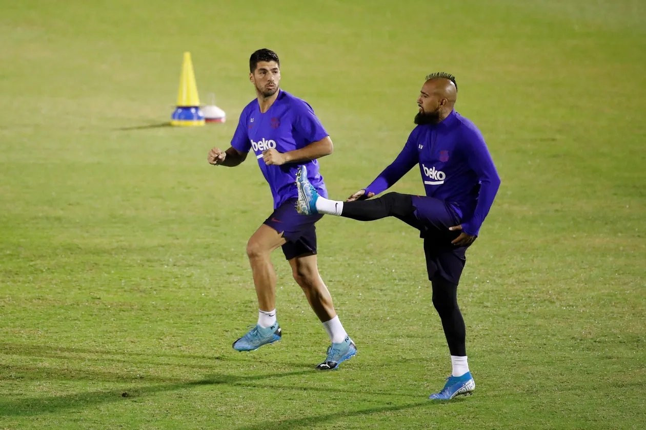 Luis Suárez y Arturo Vidal, en un entrenamiento | FCB