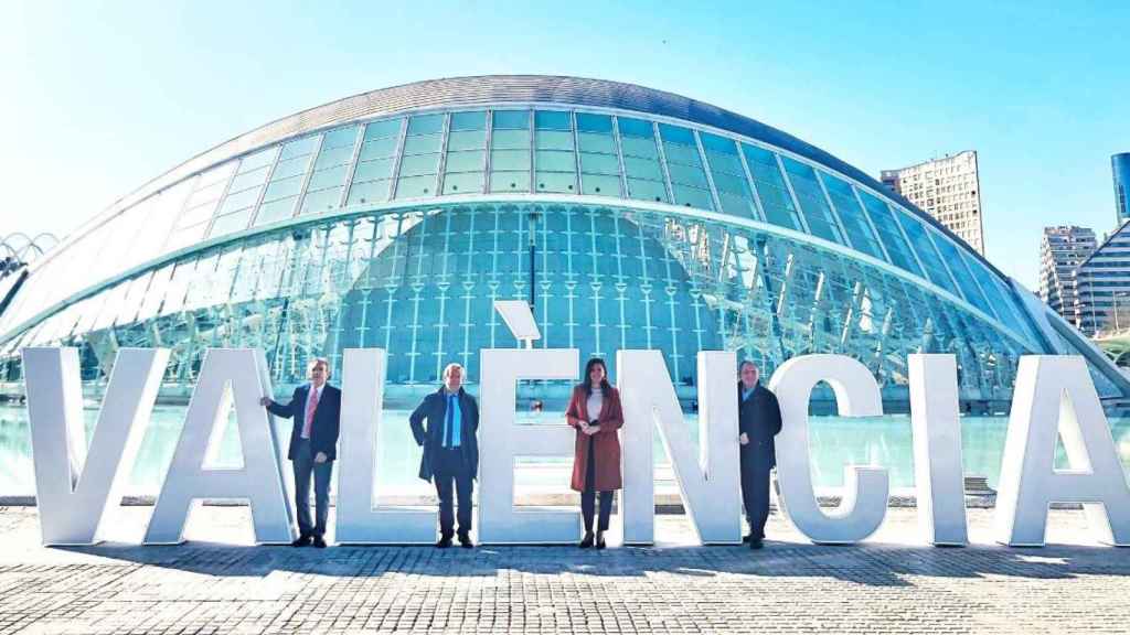 Las letras de València se instalan en la Ciudad de las Artes y las Ciencias / TWITTER