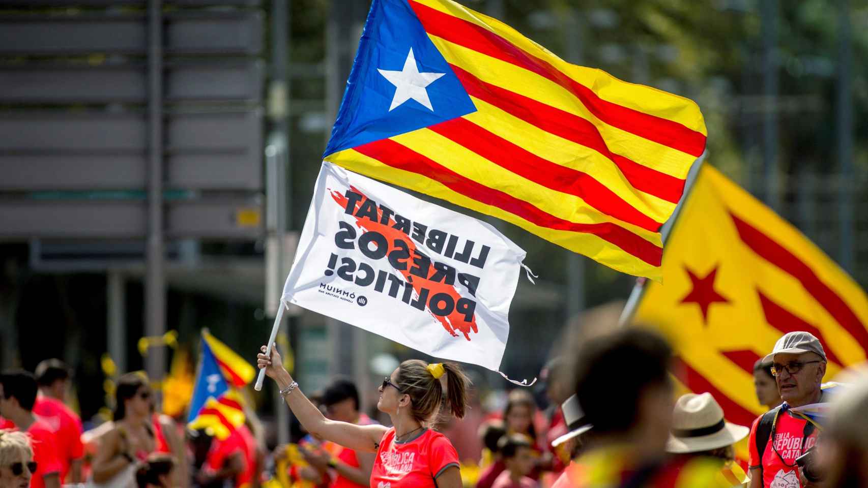 Inicio de la manifestación de la Diada en la Diagonal / EFE