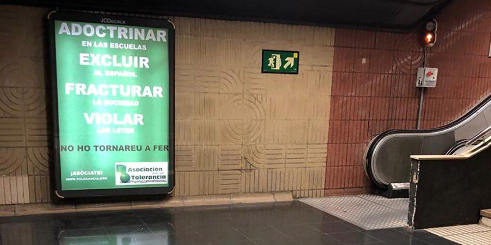 Campaña de la Asociación por la Tolerancia en el metro de Barcelona / CG