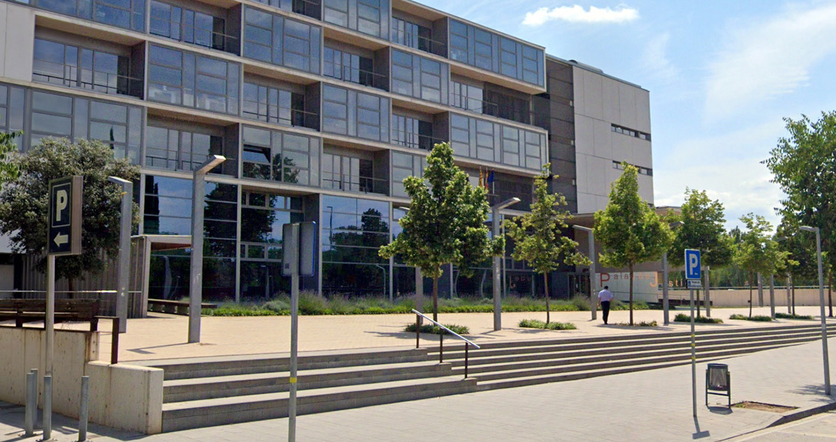 Audiencia de Girona, donde ha arrancado el juicio contra un hombre que estranguló a un albañil para robarle 3.000 euros / GOOGLE STREET VIEW