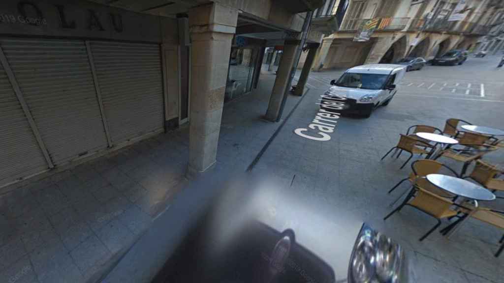 Zona próxima a la Plaça dels Albers de Tàrrega, donde una mujer quemó la terraza de un bar este domingo / GOOGLE STREET VIEW