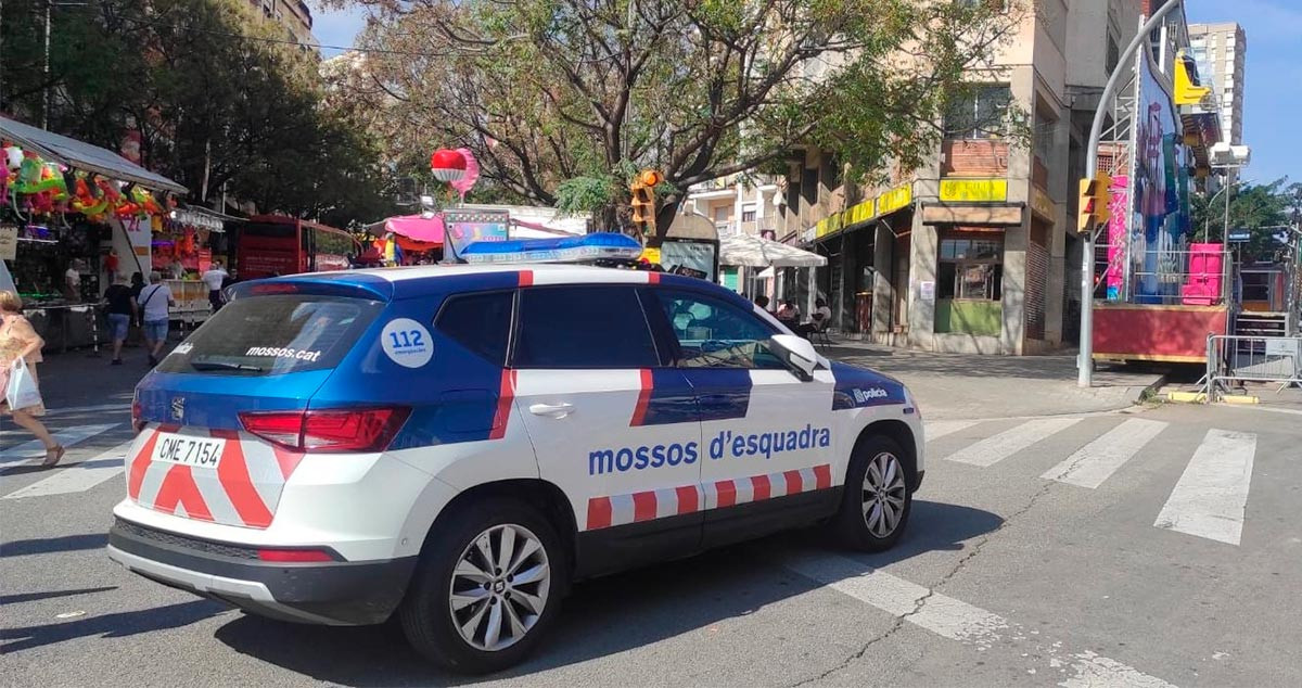 Los Mossos buscan a varias personas por reventar un cajero automático en calle Balmes / MOSSOS