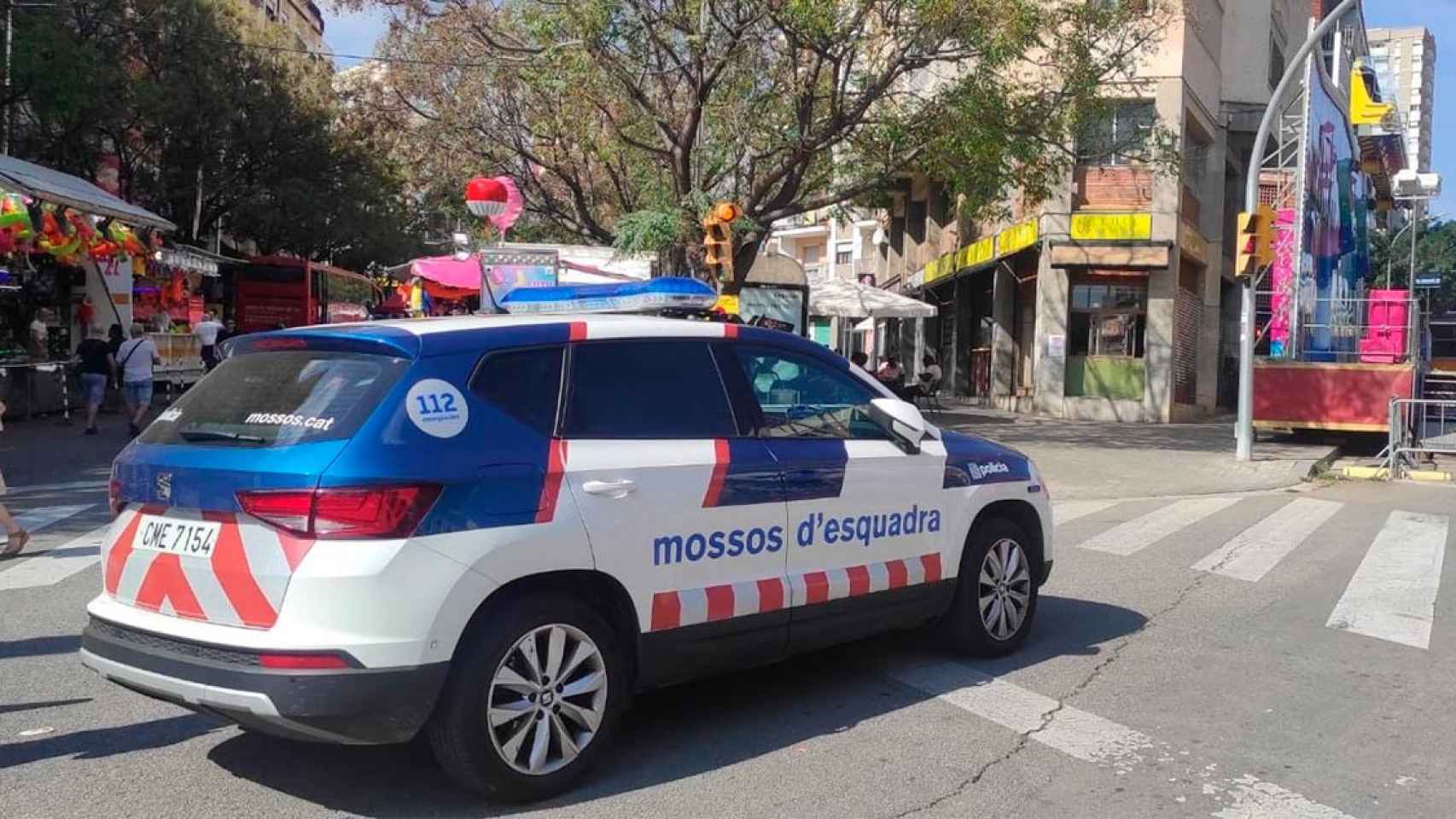 Los Mossos buscan a varias personas por reventar un cajero automático en calle Balmes / MOSSOS