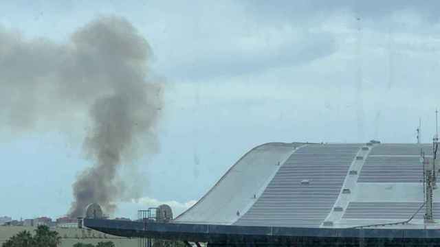 Columna de humo en El Prat de Llobregat / CEDIDA