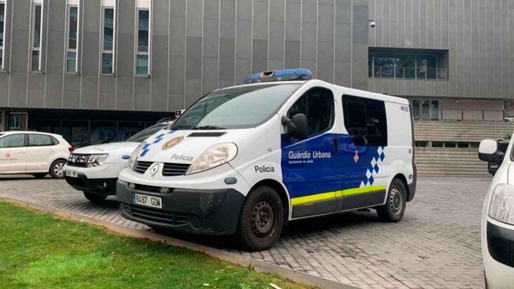 Comisaría de la policía local de Lleida, donde un joven ha sido detenido por herir presuntamente a otro con un cristal / EP