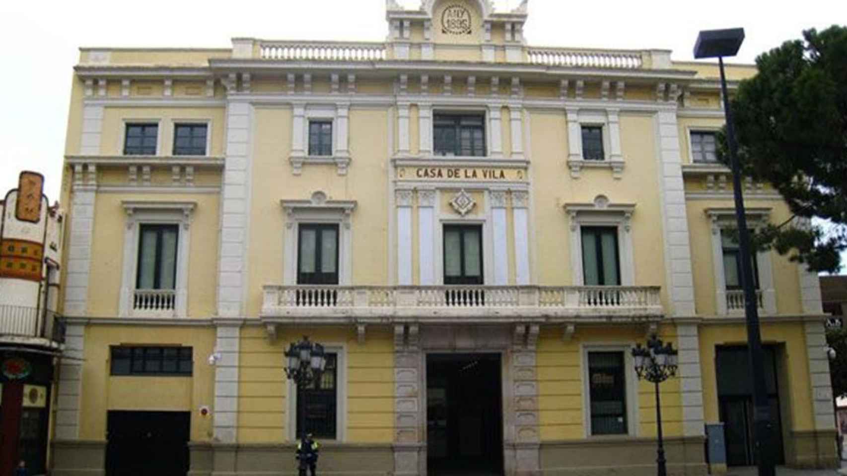 Fachada del Ayuntamiento de L'Hospitalet / CG