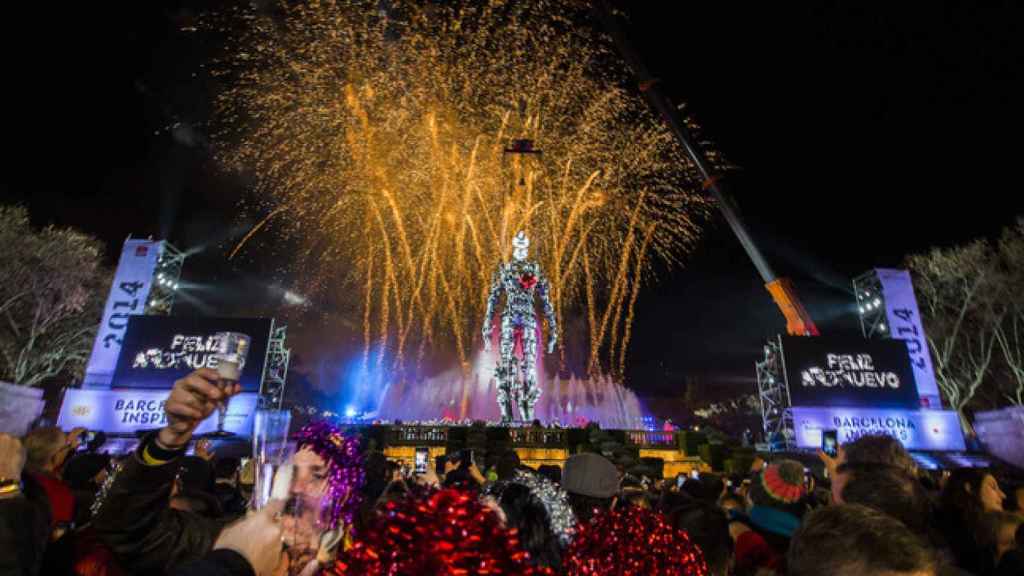 Celebración de Nochevieja en la avenida Reina Maria Cristina de Barcelona / AYUNTAMIENTO DE BARCELONA