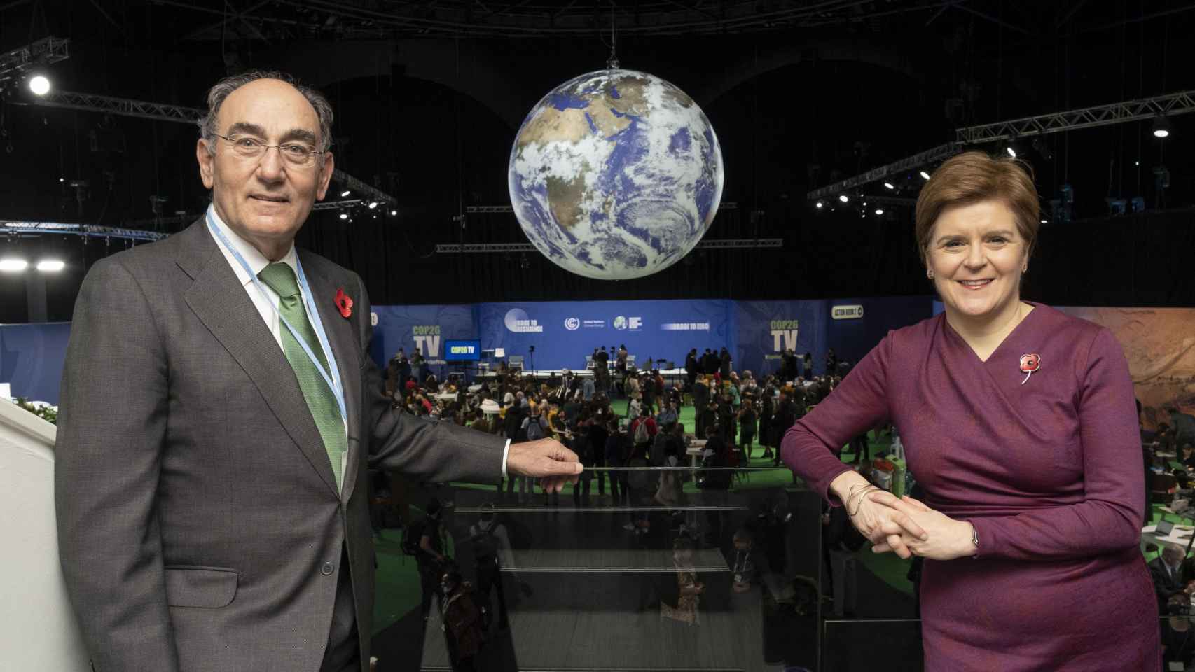 El presidente de Iberdrola, Ignacio Galán, y la primera ministra de Escocia, Nicola Sturgeon, en el marco de la Cumbre del Clima que se celebró en Glasgow / IBERDROLA