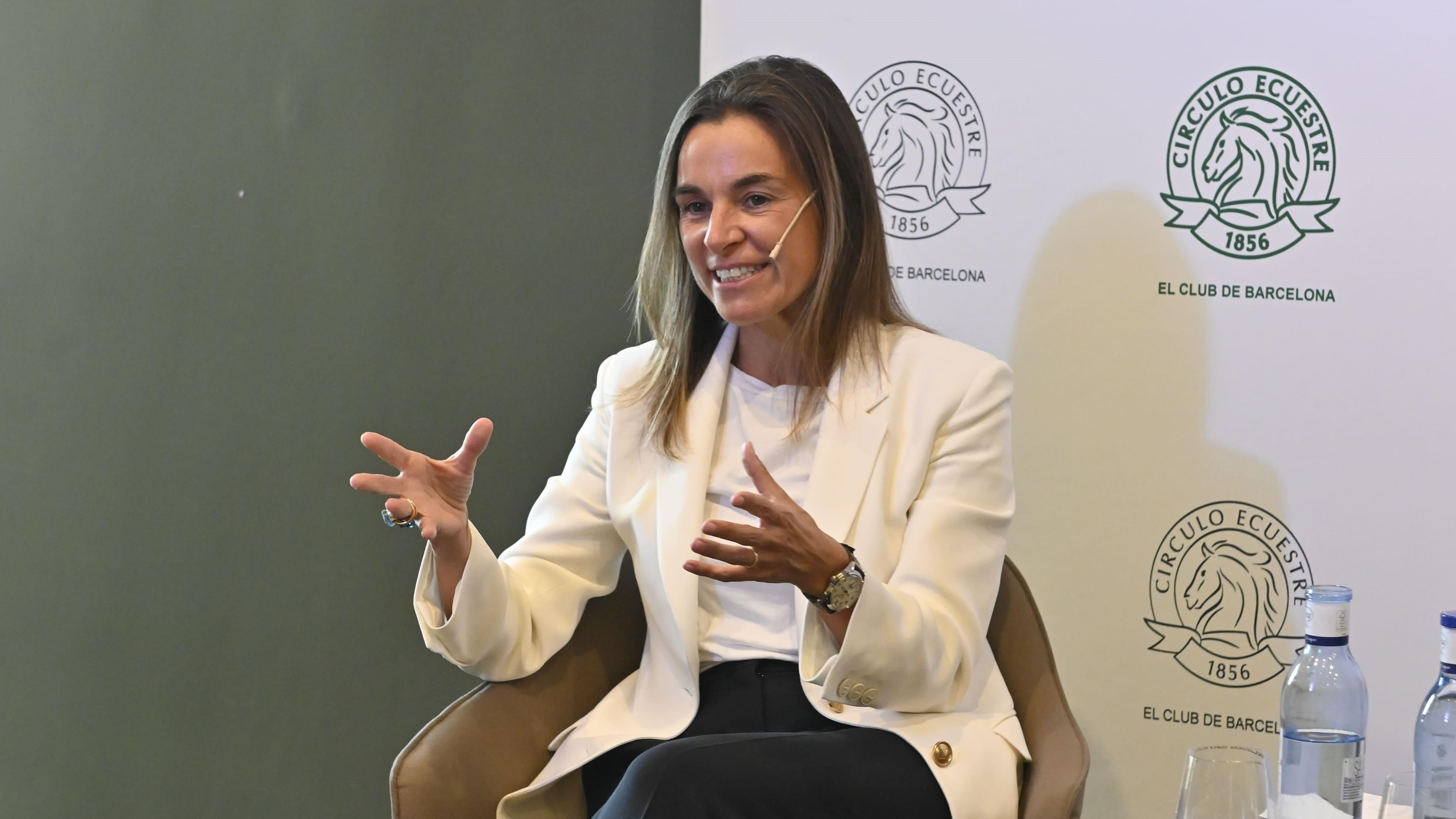 Maite Barrera, fundadora y ceo de Bluecap, durante su exposición en el Círculo Ecuestre de Barcelona / CÍRCULO ECUESTRE