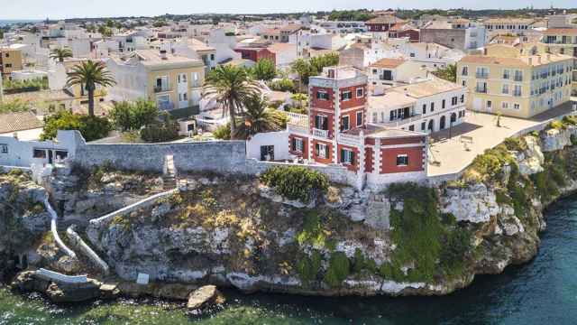 Casa con acceso al mar en Es Castell (Menorca), isla en la que los franceses acaparan el 50% de las compras de viviendas / ENGEL & VÖLKERS