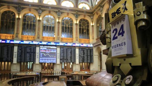 La Bolsa de Madrid, una plaza que ha recibido con una caída del 6% del selectivo de referencia, el Ibex 35, el resultado del 'Brexit'.