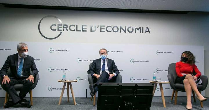 Luis Garicano, junto a Javier Faus y Núria Mas, en el Círculo de Economía / CdE