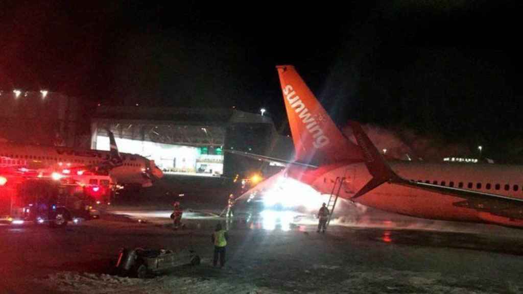 Momentos de pánico al chocar dos aviones en el aeropuerto de Toronto / TWITTER