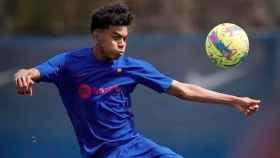 Lamine Yamal, durante un entrenamiento del FC Barcelona 2022 23