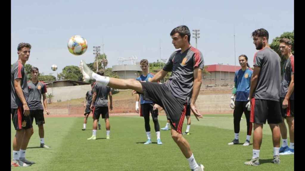 Pedri González en un entrenamiento con la selección española / EFE