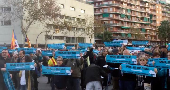 Manifestantes de Tsunami Democràtic se concentran antes del clásico