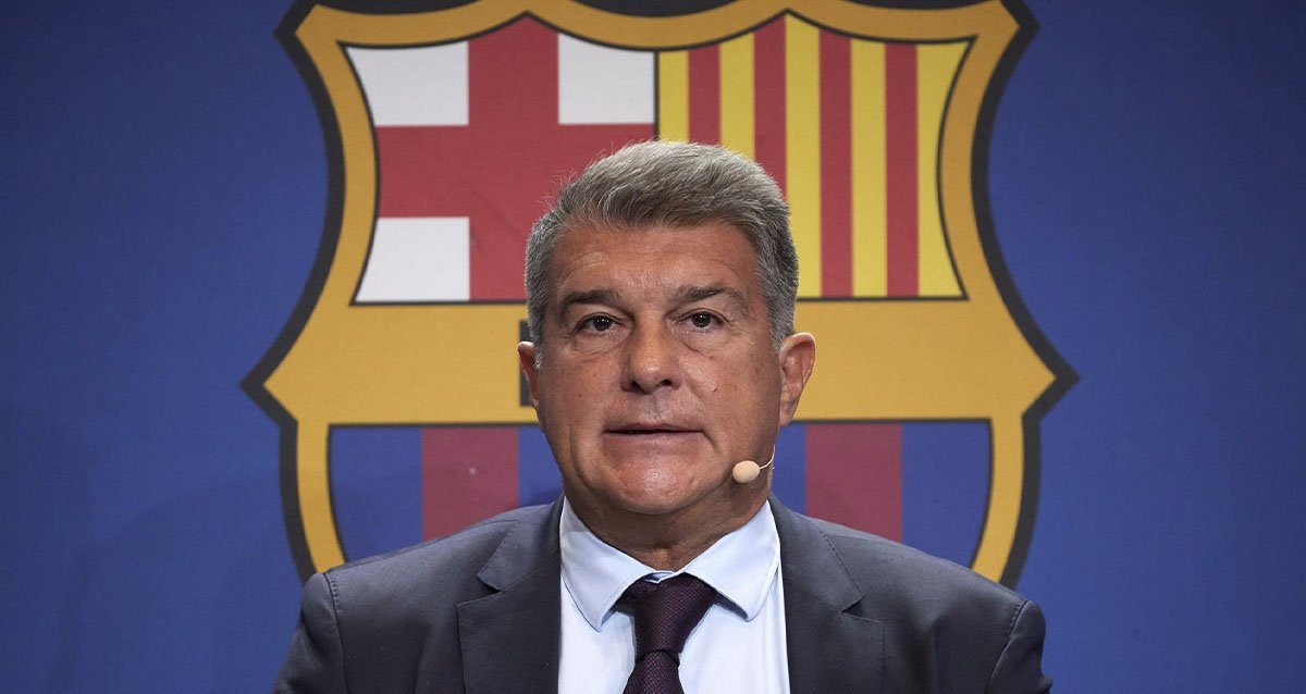 Joan Laporta, muy serio, en la rueda de prensa del forensic / EFE