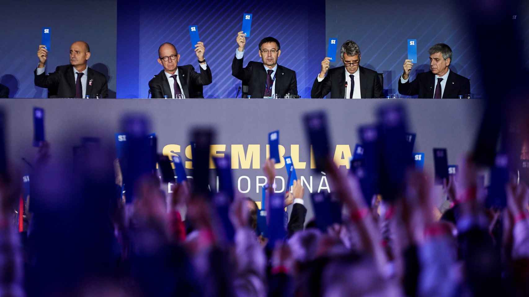 Bartomeu preside la asamblea de socios compromisarios del Barça / EFE