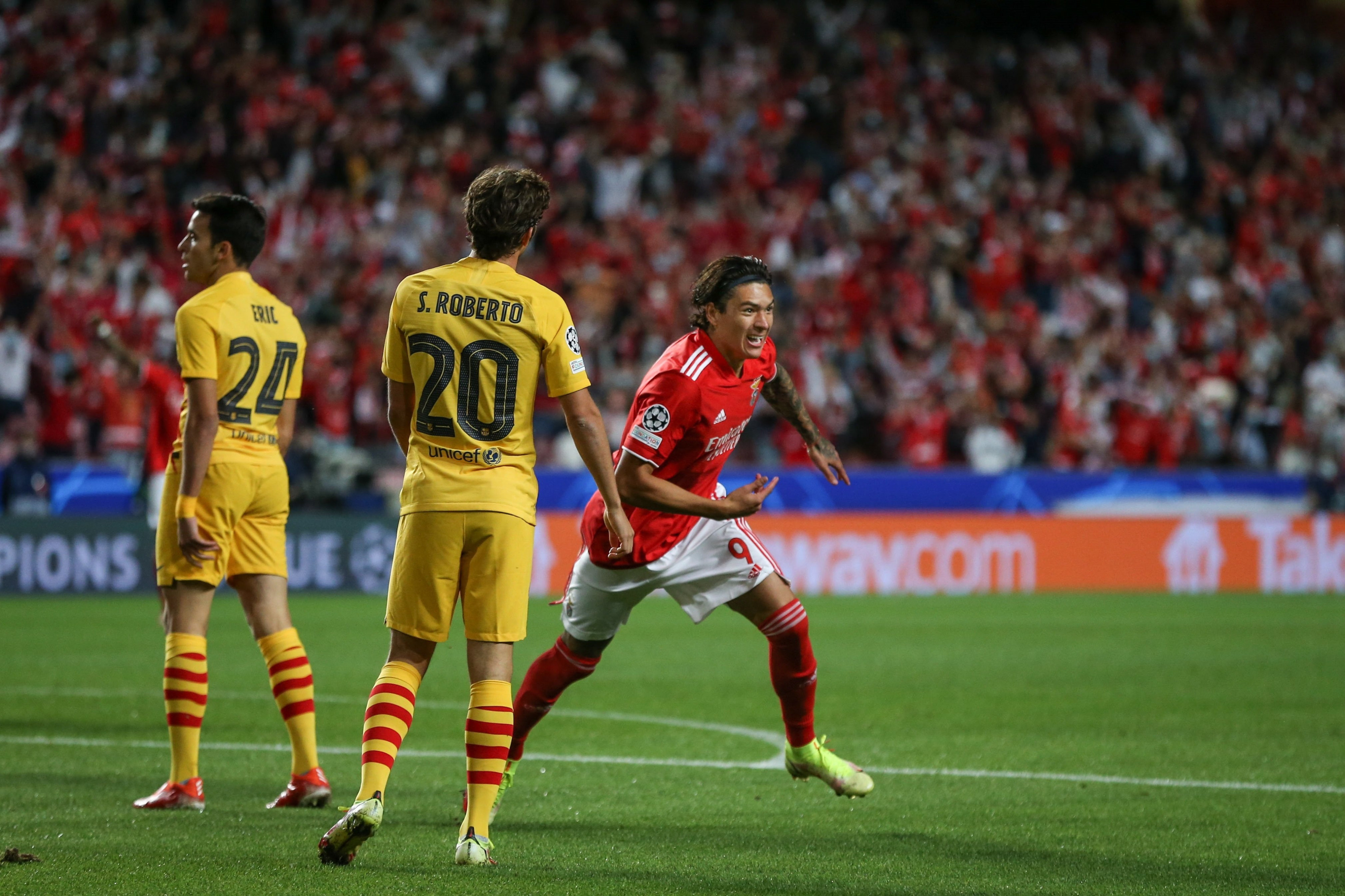 Darwin Núñez deja retratados a Sergi Roberto, Éric García y Ter Stegen en el Benfica-Barça / EFE