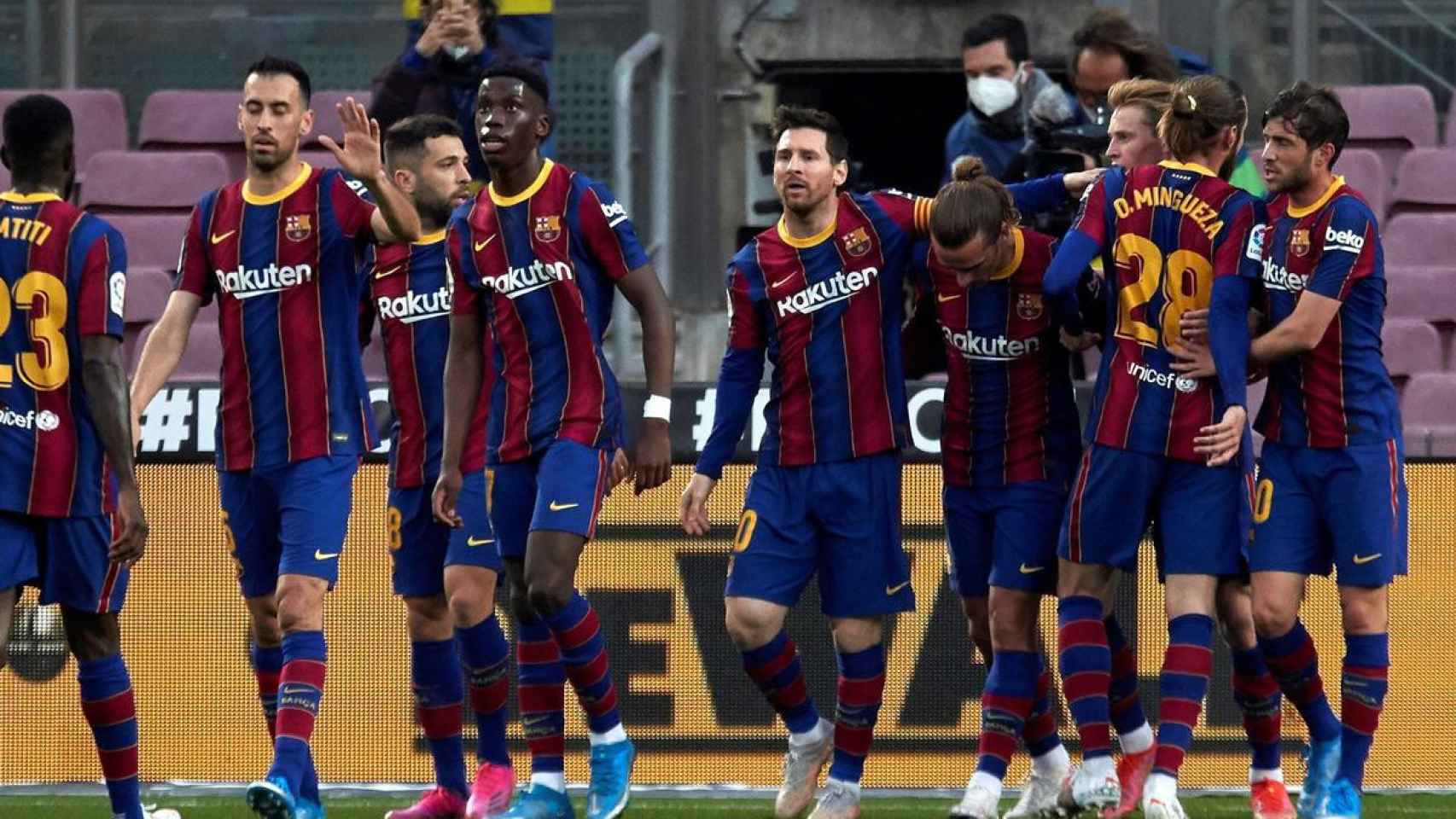 Busquets, Alba, Ilaix Moriba, Messi, Mingueza y Roberto son algunos de los canteranos del Barça / EFE