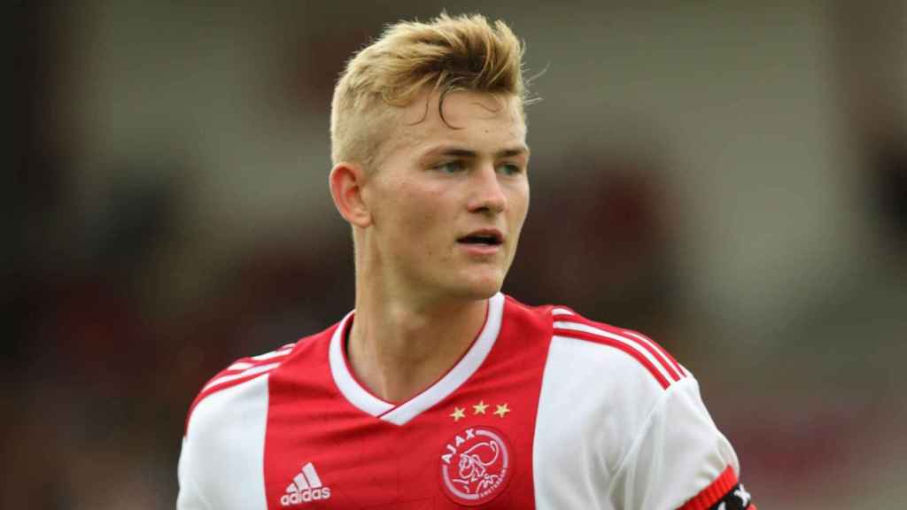 Matthijs de Ligt en un encuentro con el Ajax / EFE