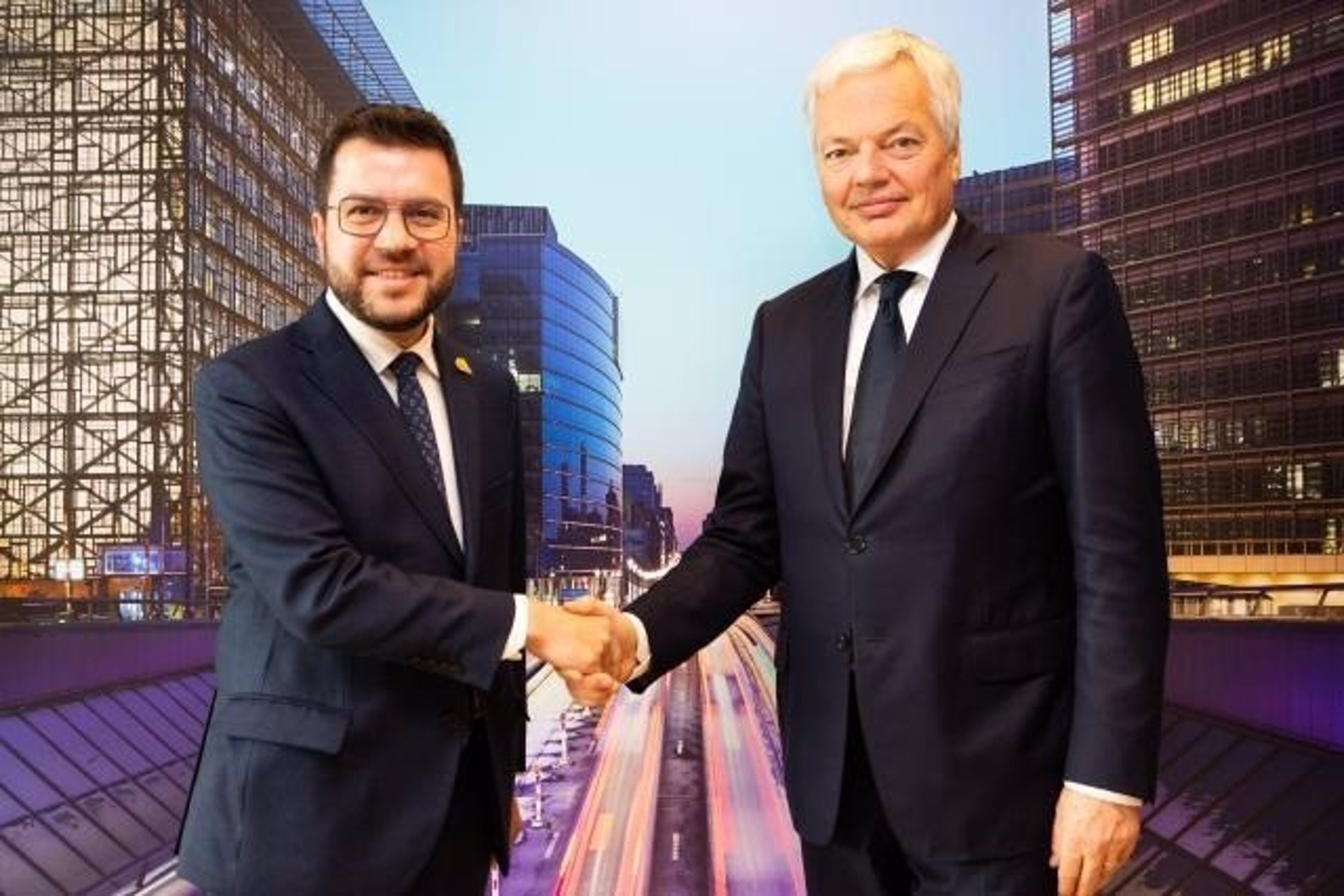 El presidente de la Generalitat, Pere Aragonès, junto al comisario europeo de Justicia, Didier Reynders, en Bruselas / COMISIÓN EUROPEA