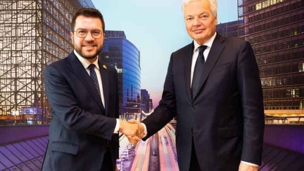 El presidente de la Generalitat, Pere Aragonès, junto al comisario europeo de Justicia, Didier Reynders, en Bruselas / COMISIÓN EUROPEA